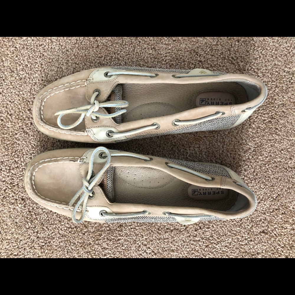 Sperry boat shoes size 9